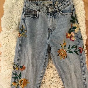 flower embroidery topshop mom jeans size 25 waist